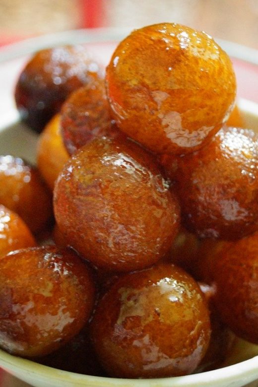Indian sweet, gulab jamun