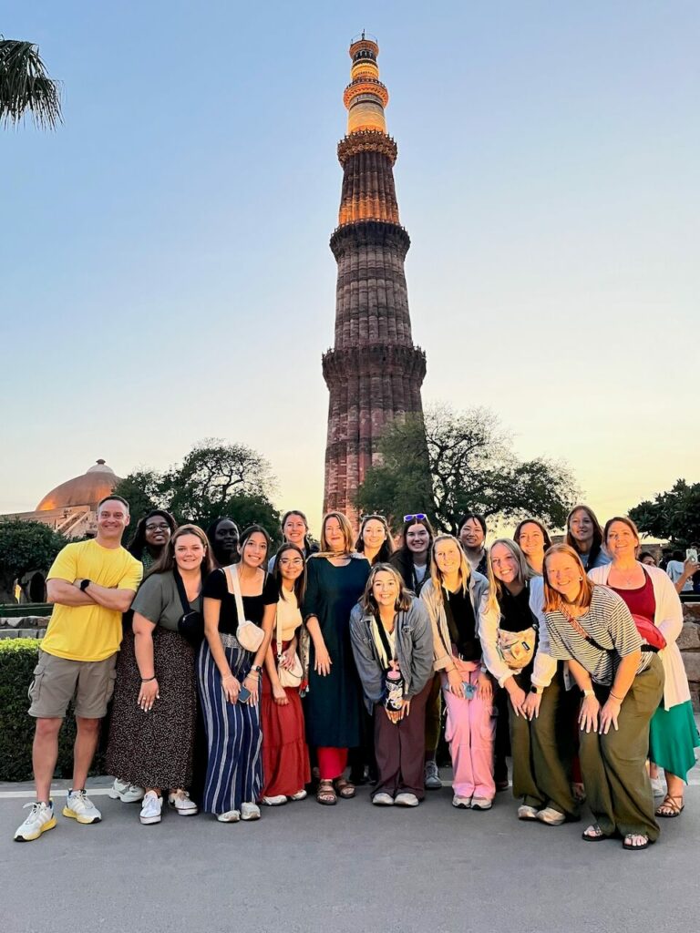 students at Qutab Minar, Delhi during Study Abroad in India program