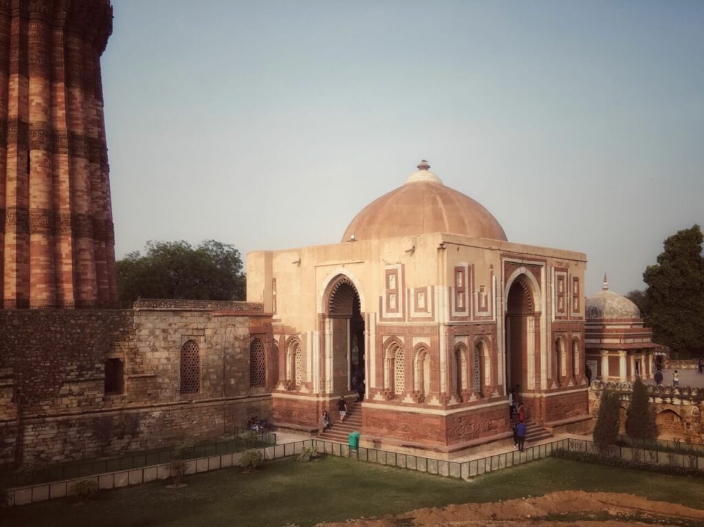 Qutab Minar mosque, Delhi